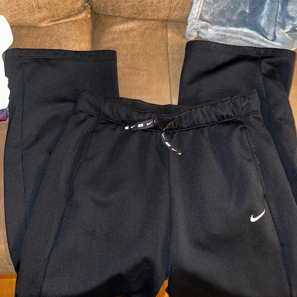 Nike Sweats - Picture 2 of 3